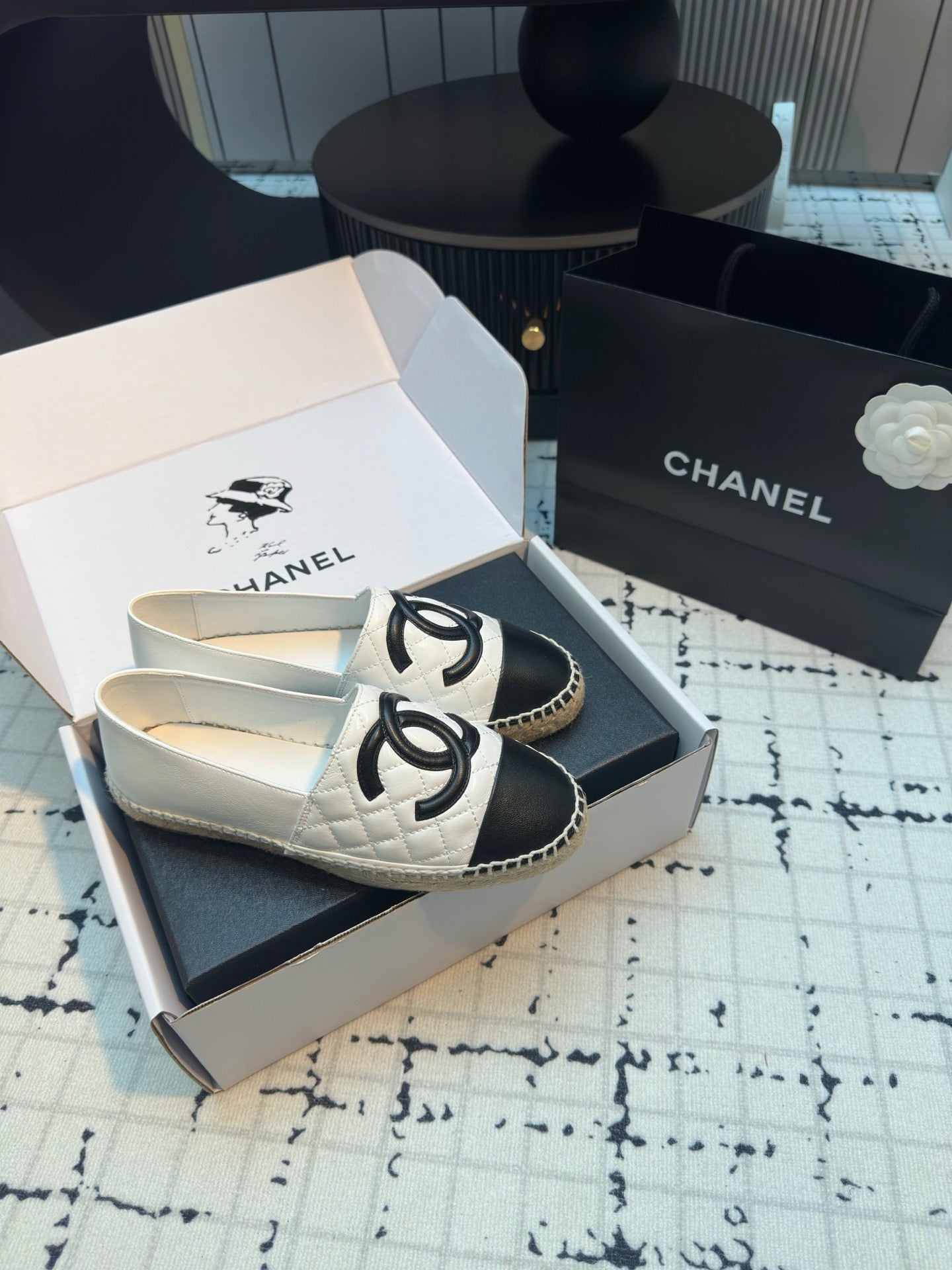 ESPADRILLES LOAFERS IN WHITE LAMBSKIN WITH BLACK LOGO - 34