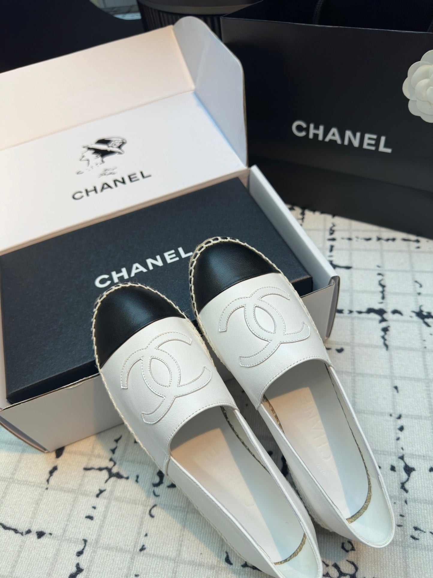 ESPADRILLES LOAFERS IN BLACK MIX WHITE LAMBSKIN - 34