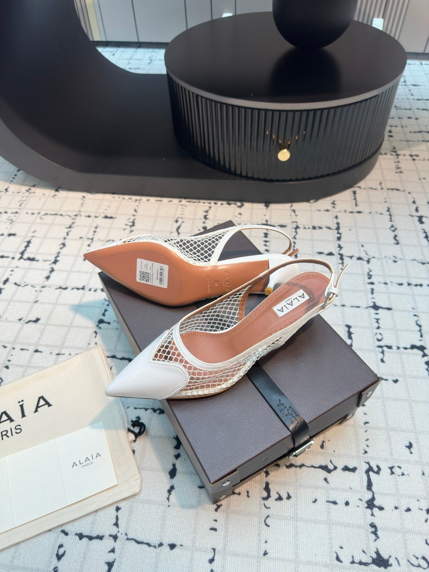 ALAIA SLINGBACKS 5 CM IN WHITE CALFSKIN WITH MESH - 34