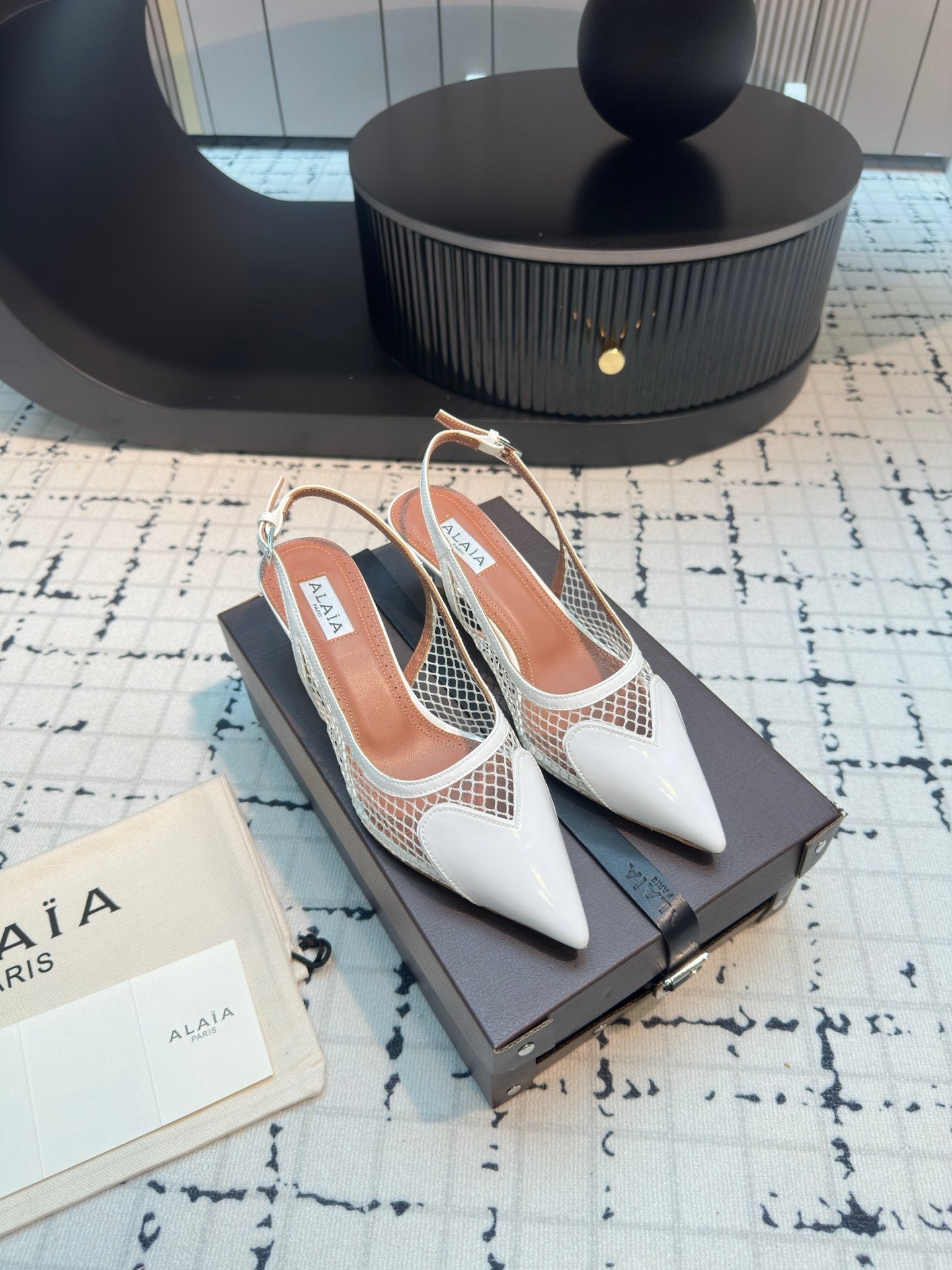 ALAIA SLINGBACKS 5 CM IN WHITE CALFSKIN WITH MESH - 34