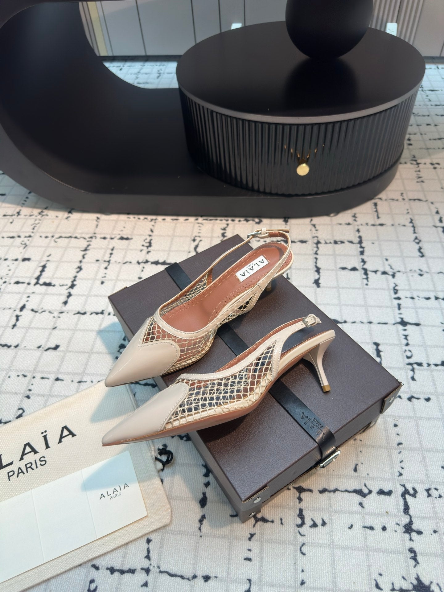 ALAIA SLINGBACKS 5 CM IN BEIGE CREAM CALFSKIN WITH MESH - 34