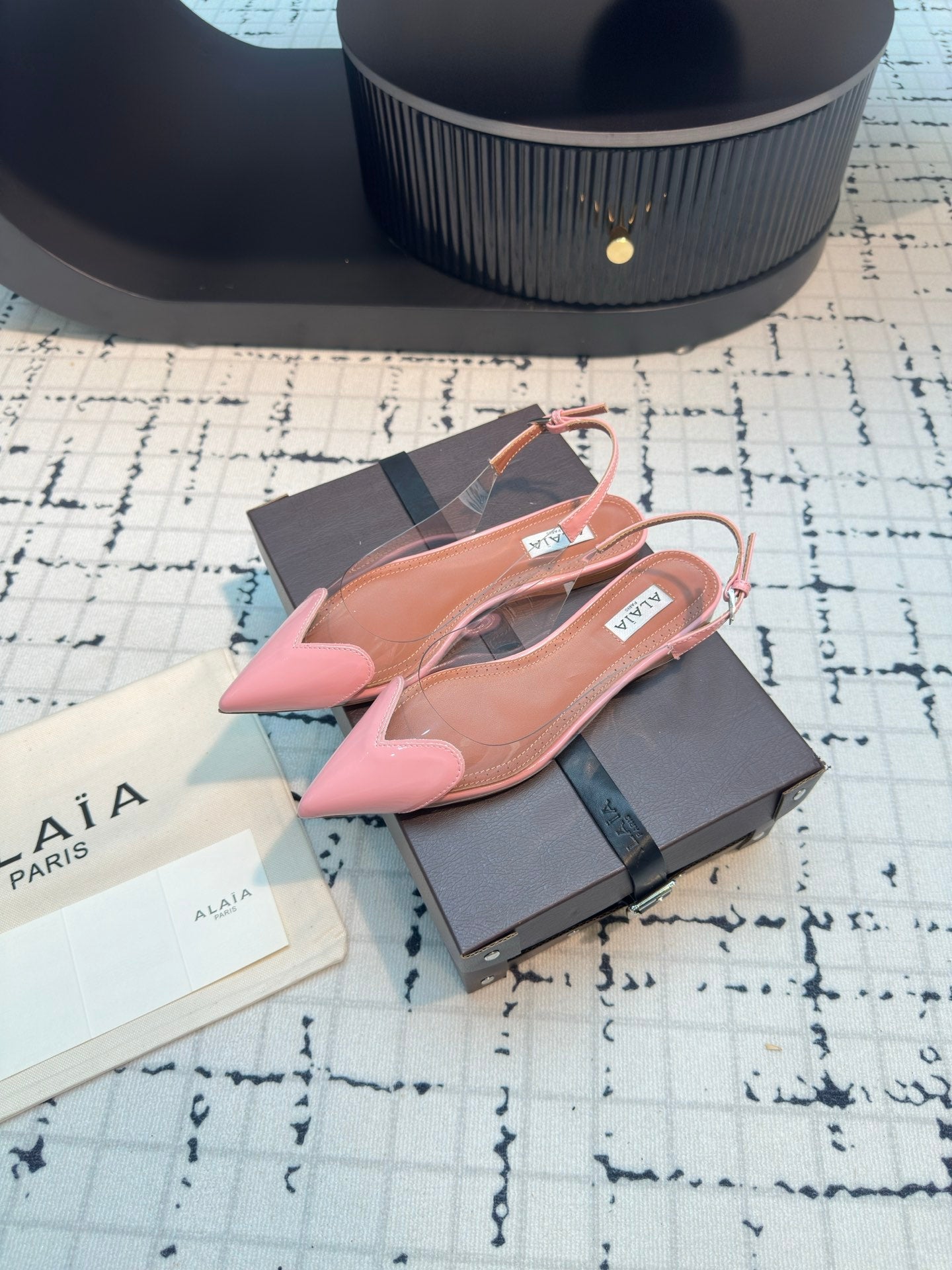 ALAIA FLAT SLINGBACK IN ROSE PINK PATENT CALFSKIN AND FILM - 34