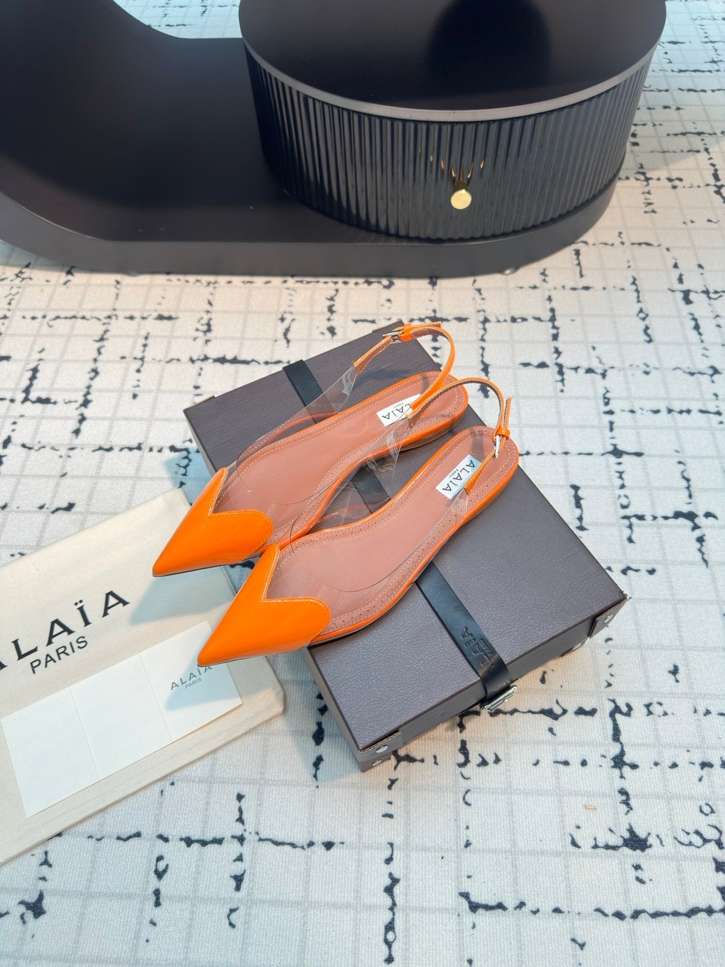 ALAIA FLAT SLINGBACK IN TIGER ORANGE PATENT CALFSKIN AND FILM - 34