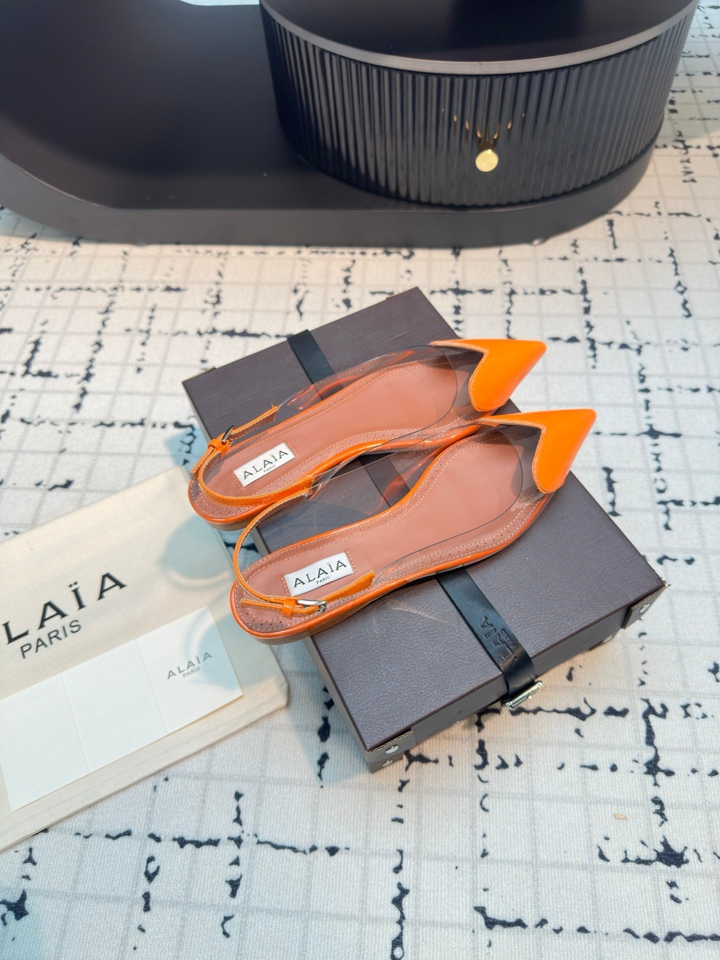 ALAIA FLAT SLINGBACK IN TIGER ORANGE PATENT CALFSKIN AND FILM - 34