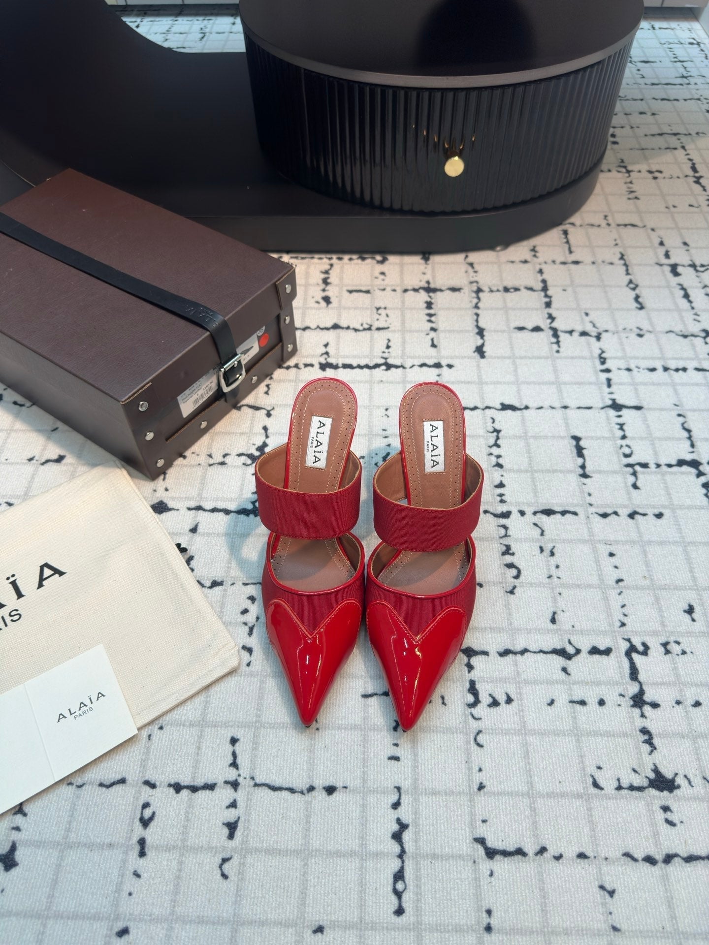 ALAIA HIGH HEEL 9 CM IN CHERRY RED CALFSKIN - 34