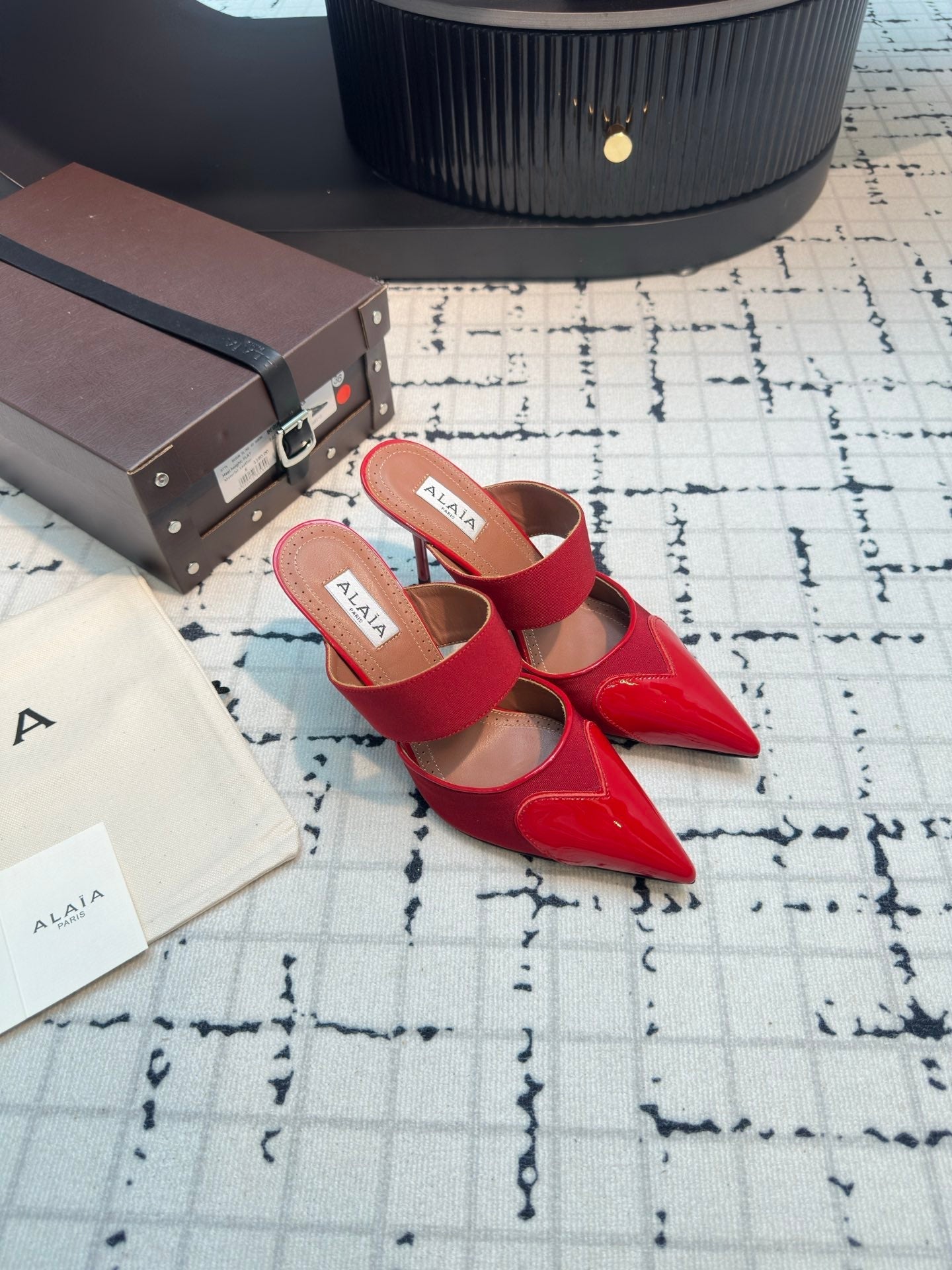 ALAIA HIGH HEEL 9 CM IN CHERRY RED CALFSKIN - 34