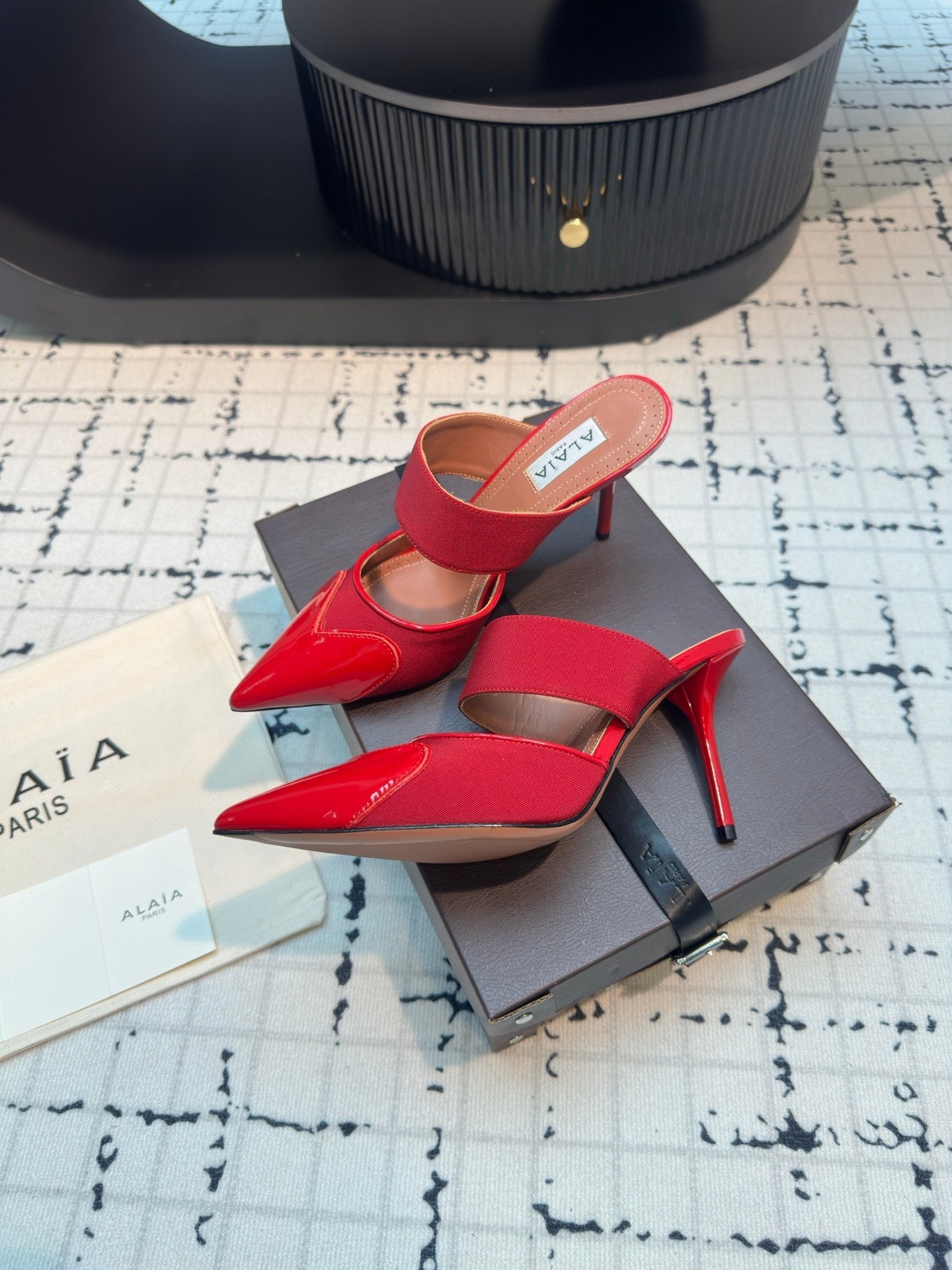 ALAIA HIGH HEEL 9 CM IN CHERRY RED CALFSKIN - 34