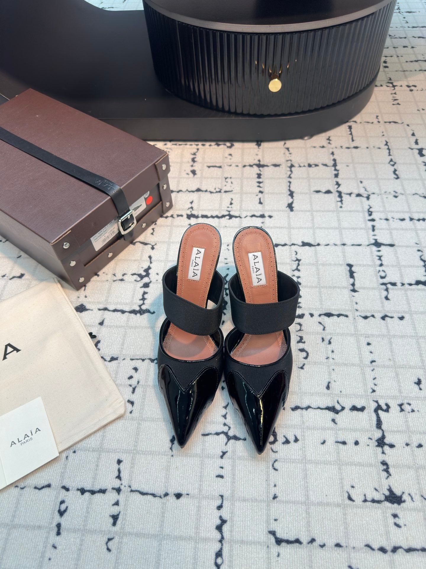 ALAIA HIGH HEEL 9 CM IN BLACK CALFSKIN - 34