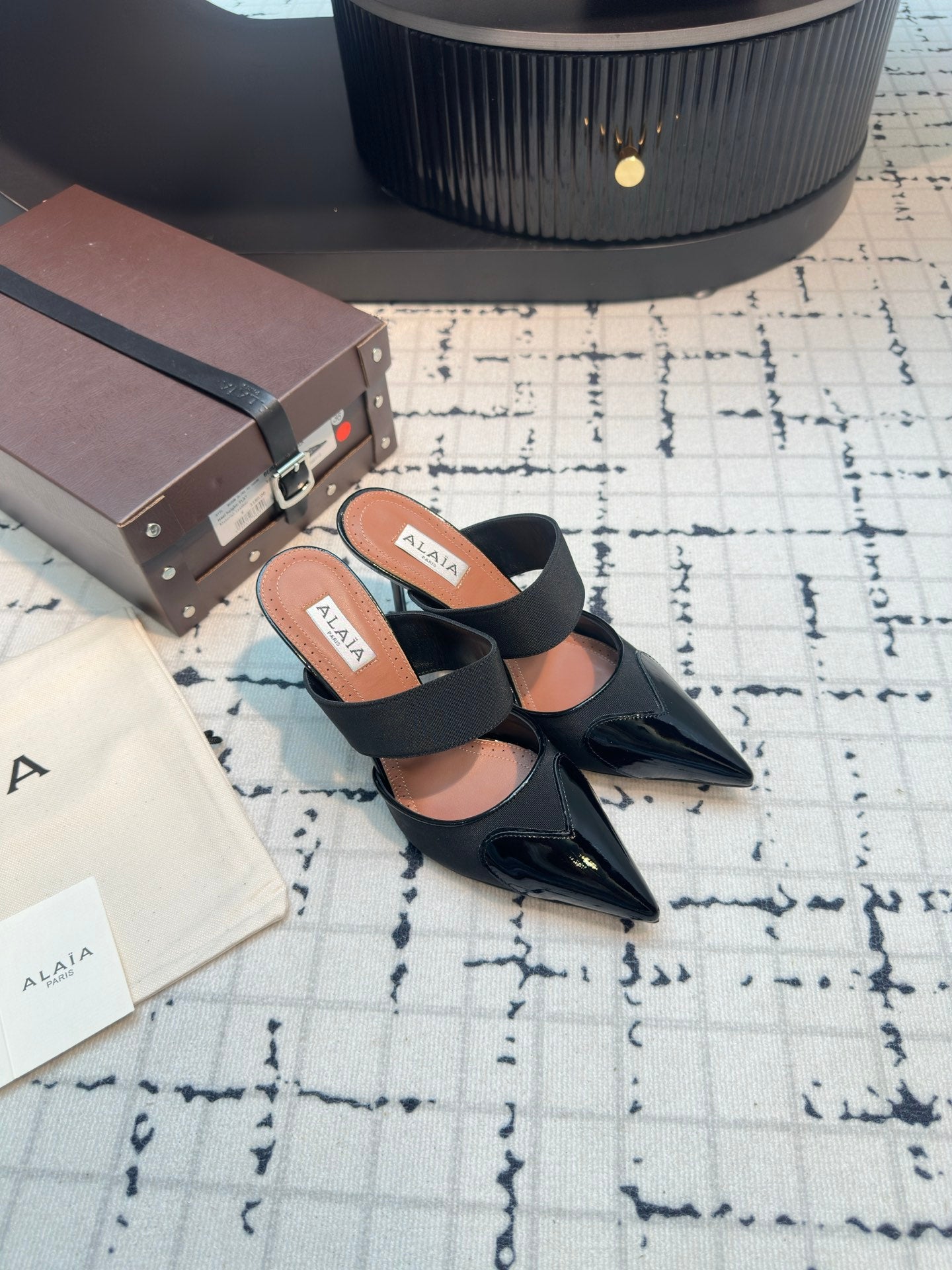 ALAIA HIGH HEEL 9 CM IN BLACK CALFSKIN - 34
