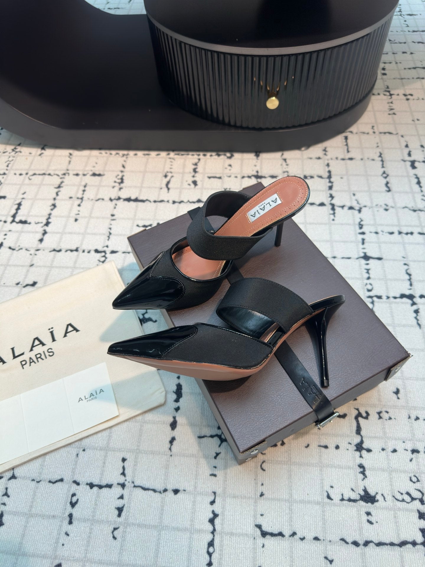 ALAIA HIGH HEEL 9 CM IN BLACK CALFSKIN - 34