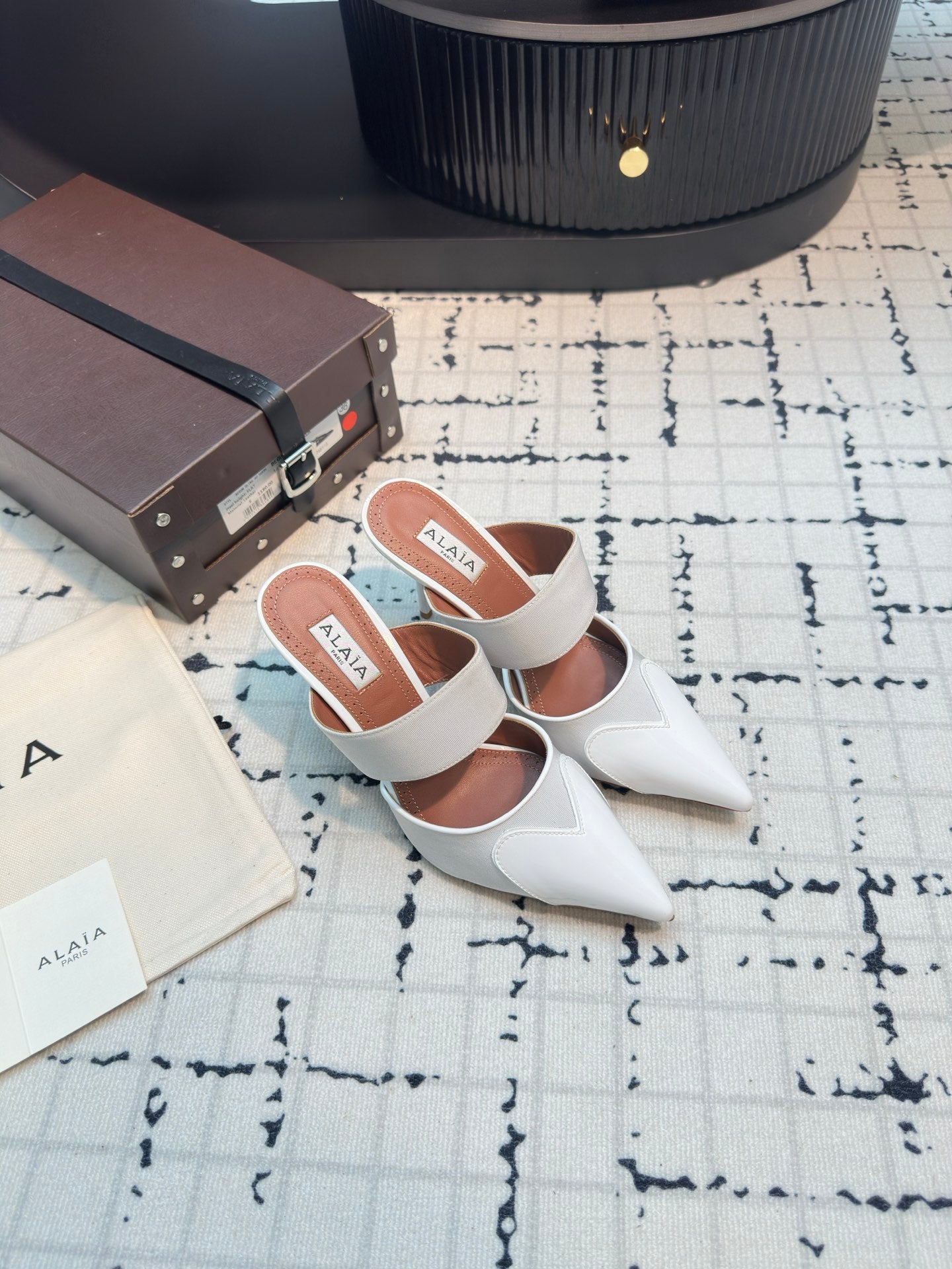 ALAIA HIGH HEEL 9 CM IN WHITE CALFSKIN - 34