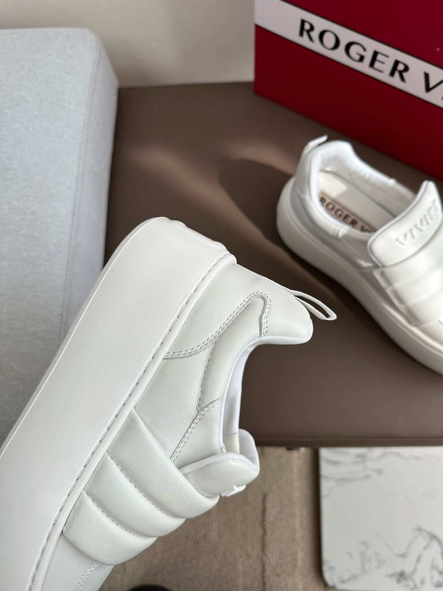 PUFFY LEATHER LOW TOP SNEAKERS IN WHITE LAMBSKIN - 35
