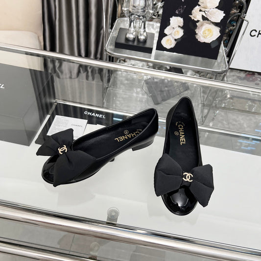 CHANEL 25S ROUND TOE BALLET FLATS WITH A BOW IN BLACK CALFSKIN - 35