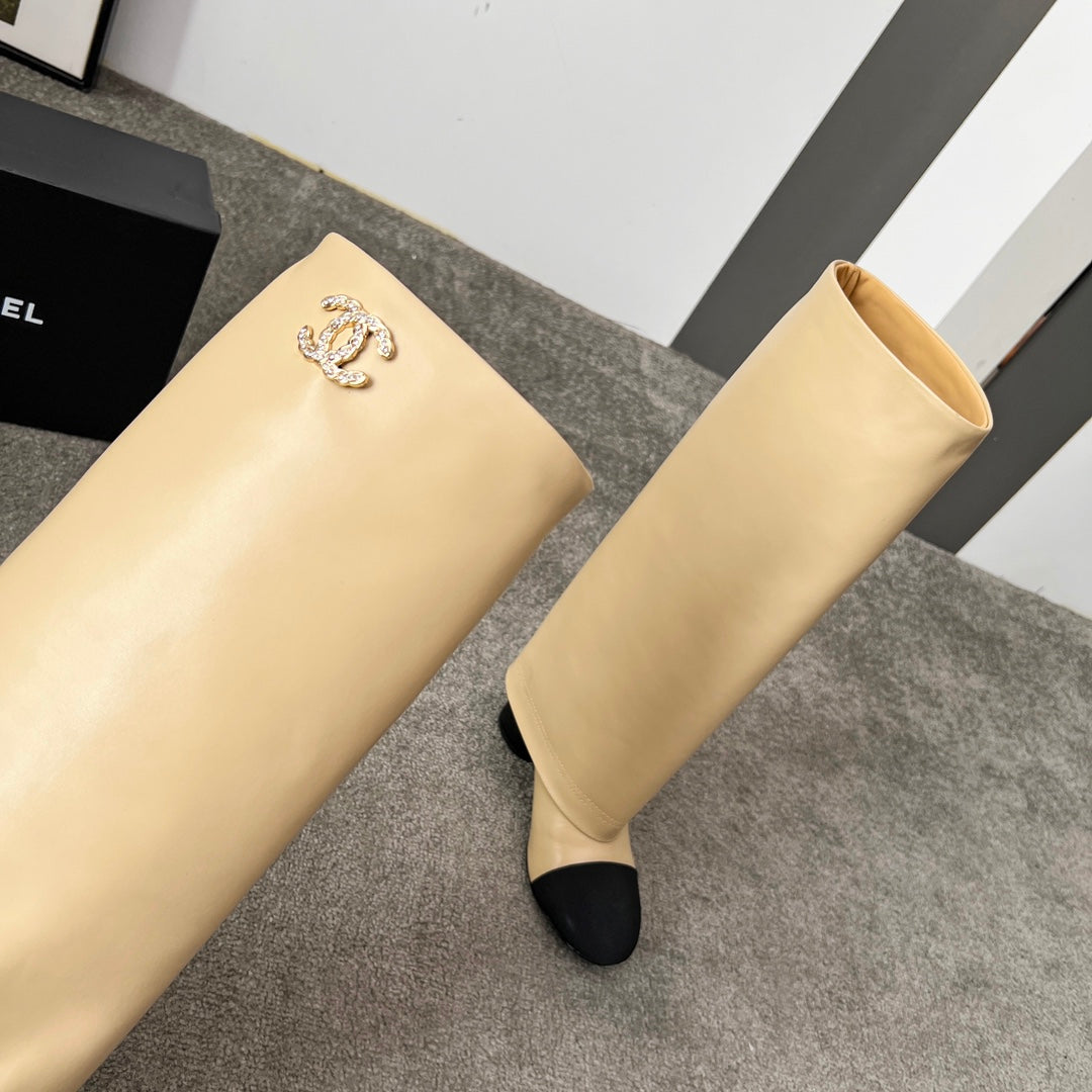 CHANEL 25S HIGH BOOTS 55MM IN CARAMEL BEIGE CALFSKIN AND BLACK CANVAS GOLD HARDWRE - 35
