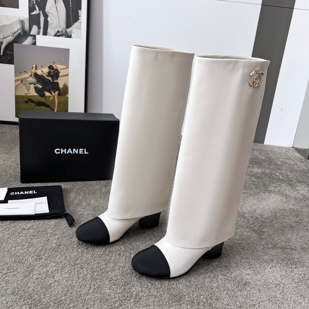 CHANEL 25S HIGH BOOTS 55MM IN IVORY BLACK CALFSKIN AND CANVAS GOLD HARDWRE - 35
