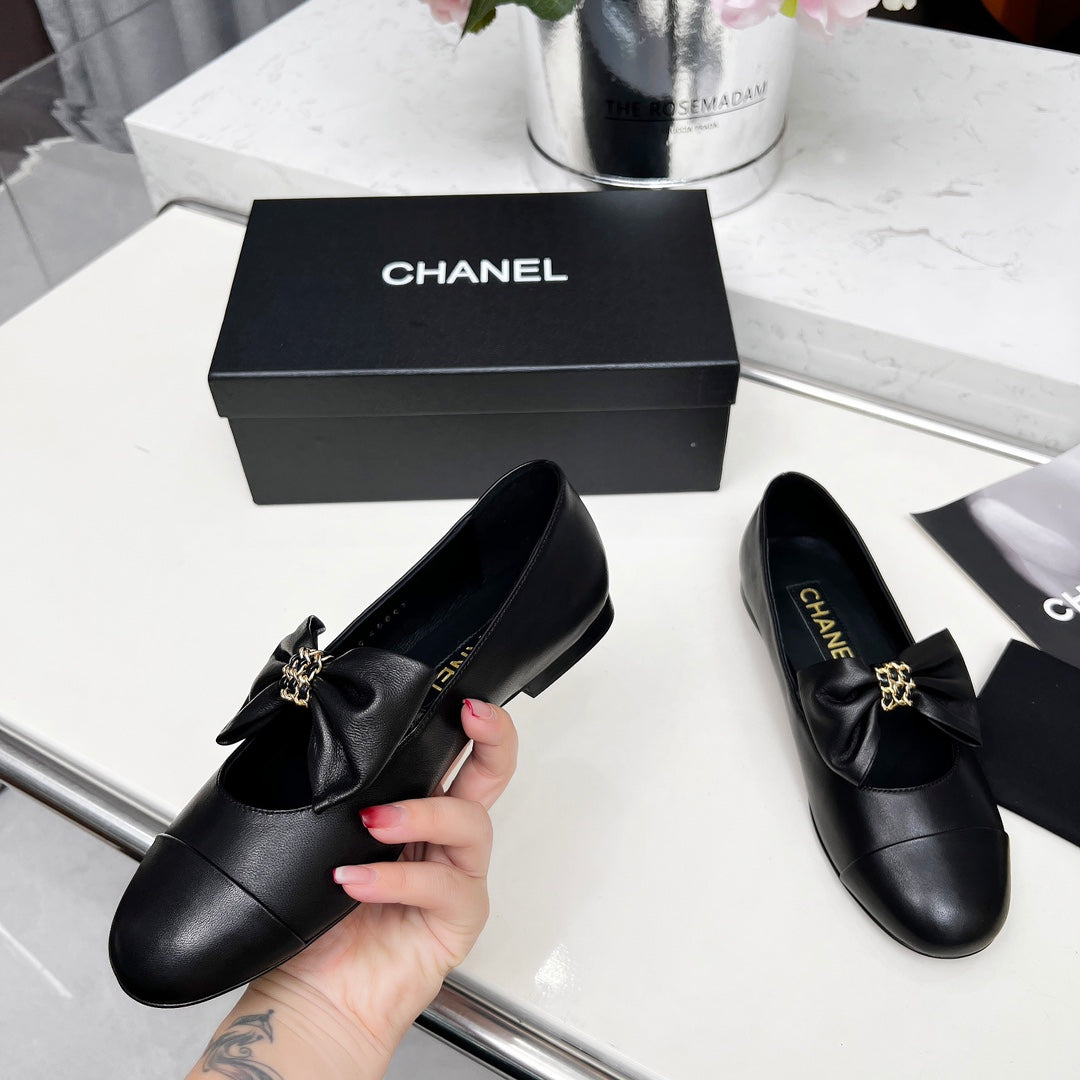 CHANEL 25S MARY JANES IN BLACK CALFSKIN WITH BOW GOLD HARDWRE - 35