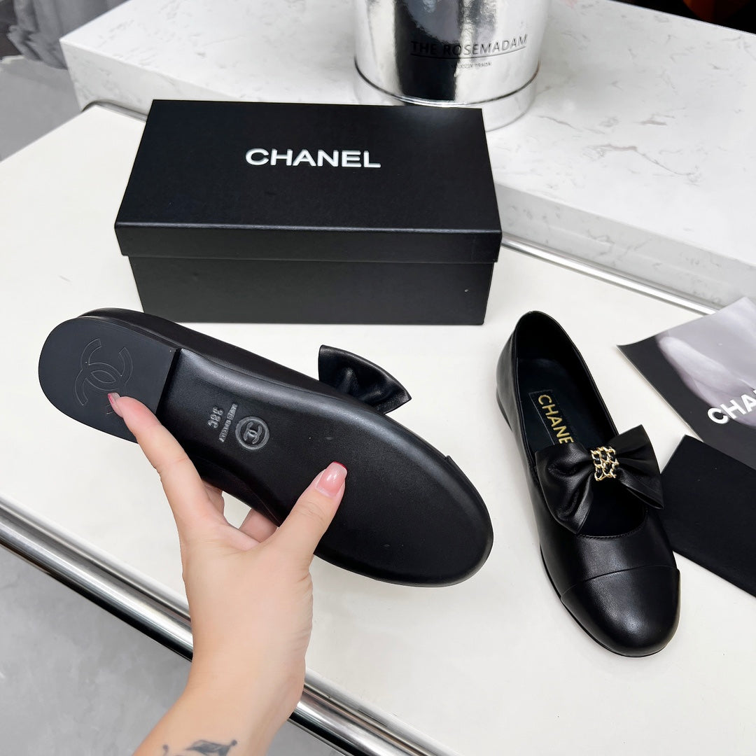 CHANEL 25S MARY JANES IN BLACK CALFSKIN WITH BOW GOLD HARDWRE - 35