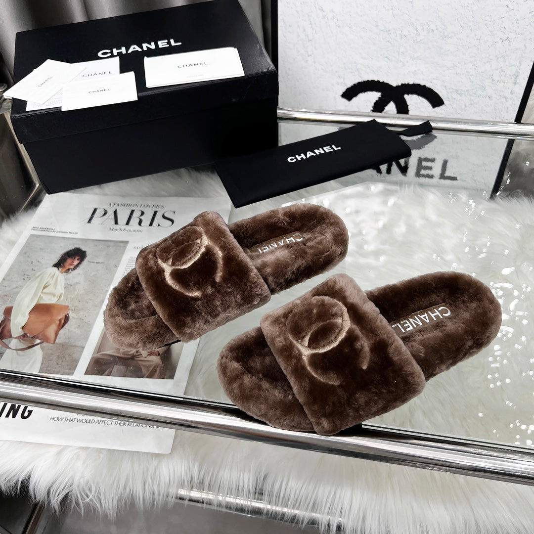 CHANEL 25S FUR SLIPPERS IN DARK BROWN - 35