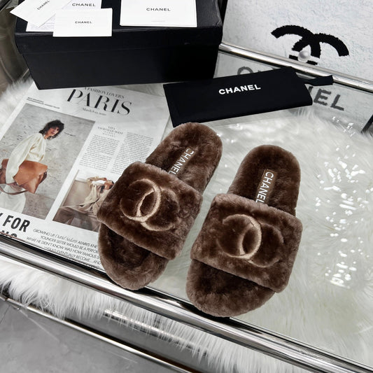 CHANEL 25S FUR SLIPPERS IN DARK BROWN - 35