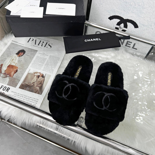 CHANEL 25S FUR SLIPPERS IN BLACK - 35