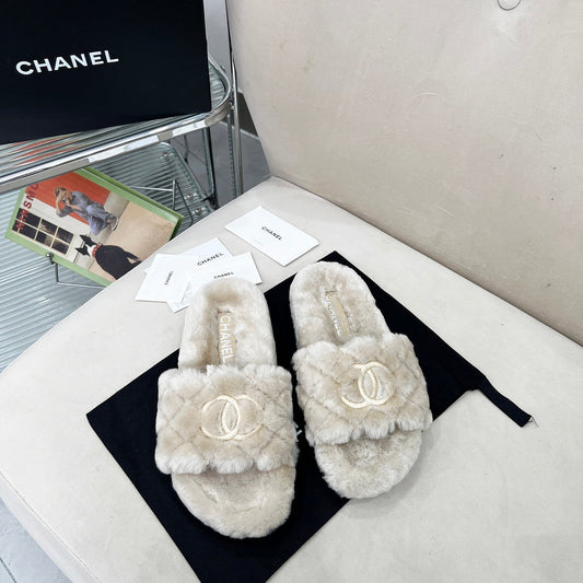 CHANEL 25S FUR SLIPPERS WITH EXPOSED-STITCH STRAPS IN LIGHT GRAY - 35