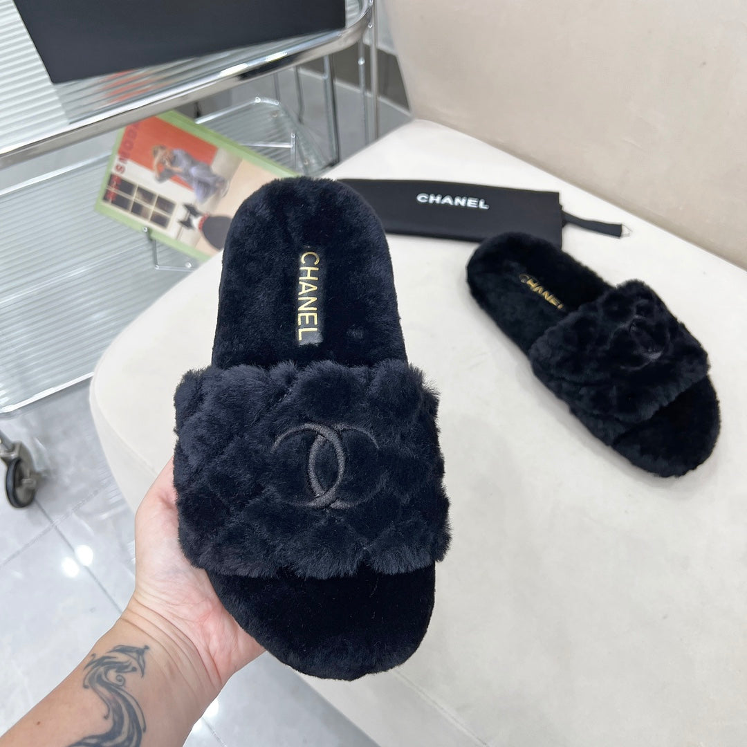 CHANEL 25S FUR SLIPPERS WITH EXPOSED-STITCH STRAPS IN BLACK - 35