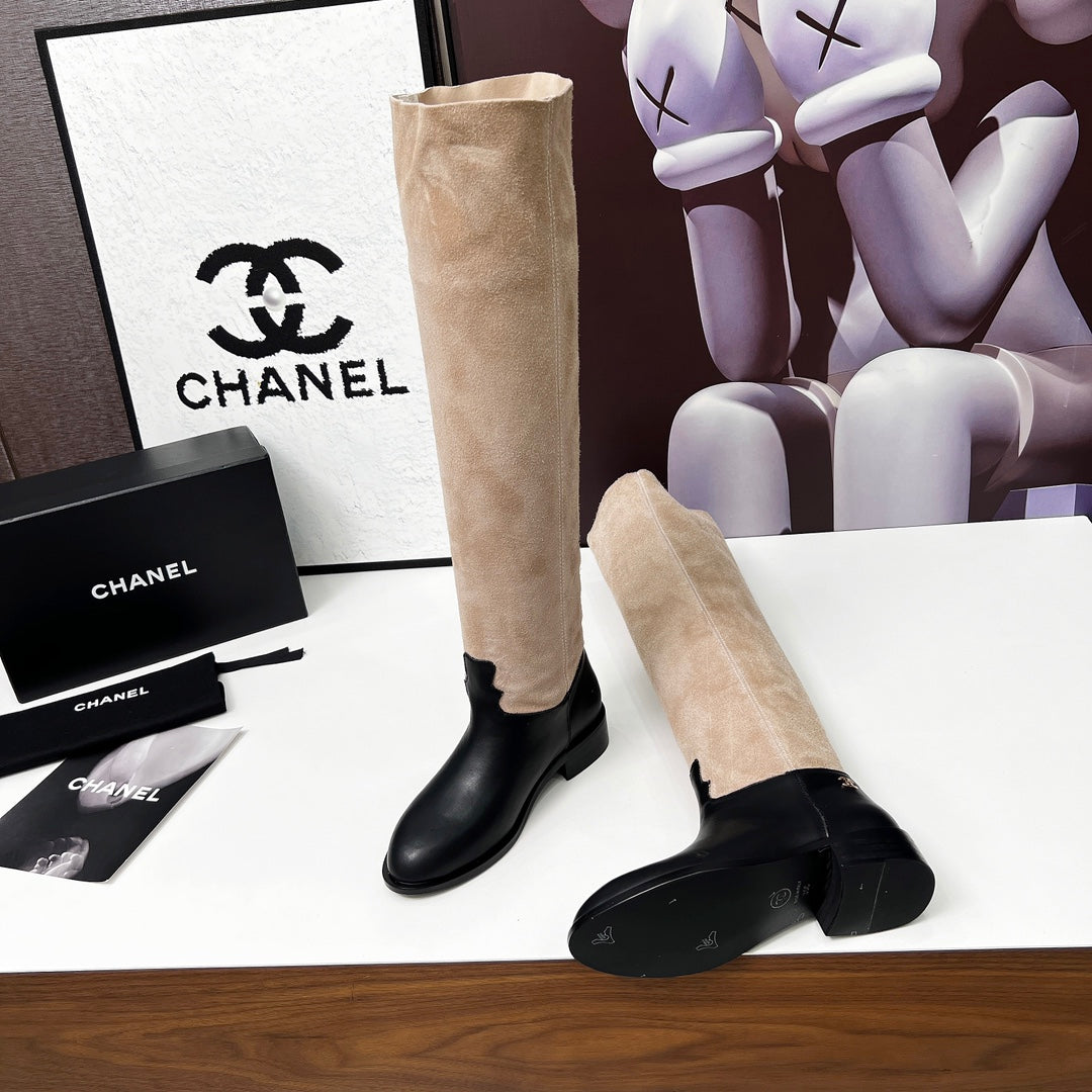 CHANEL 25S KNEE-HIGH BOOTS 35MM IN BLACK CALFSKIN AND TAUPE GRAY SUEDE - 35