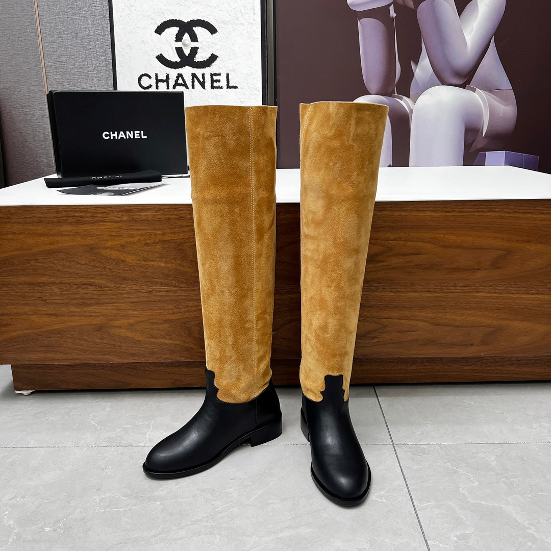 CHANEL 25S KNEE-HIGH BOOTS 35MM IN BLACK CALFSKIN AND CARAMEL SUEDE - 35