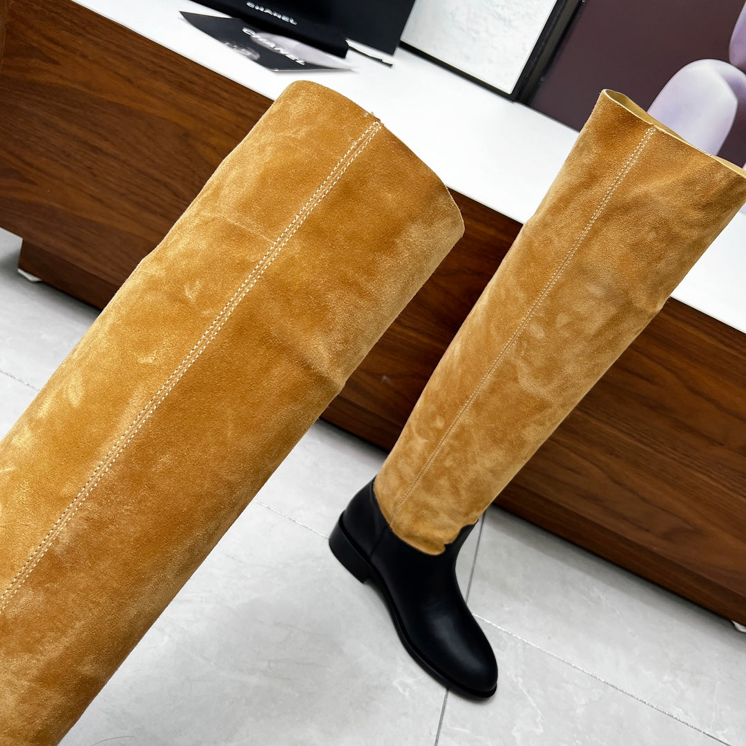CHANEL 25S KNEE-HIGH BOOTS 35MM IN BLACK CALFSKIN AND CARAMEL SUEDE - 35
