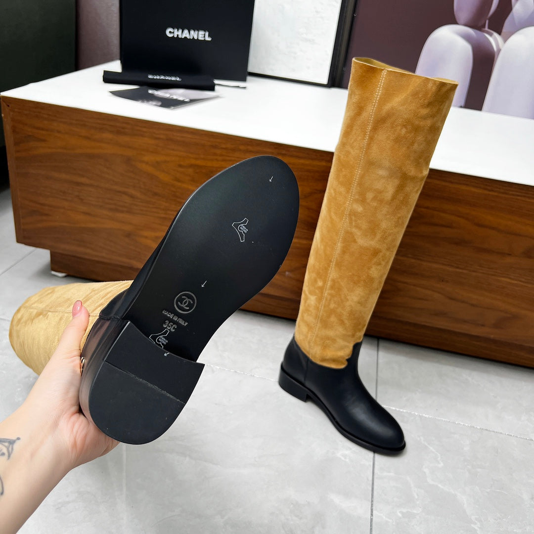 CHANEL 25S KNEE-HIGH BOOTS 35MM IN BLACK CALFSKIN AND CARAMEL SUEDE - 35