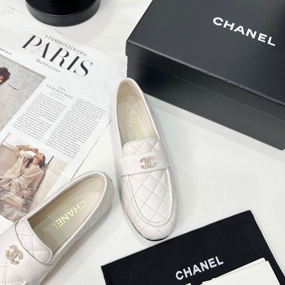 CHANEL 25S LOAFER DANCE SHOES IN WHITE CALFSKIN GOLD HARDWRE - 35