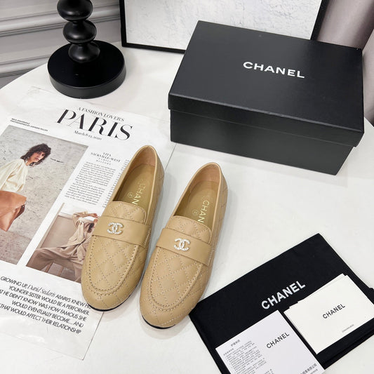 CHANEL 25S ТУФЛІ-ЛОФЕРИ ДЛЯ ТАНЦІВ БЕЖЕВА ШКІРА ТЕЛЯТИ ЗОЛОТИСТА ФУРНІТУРА