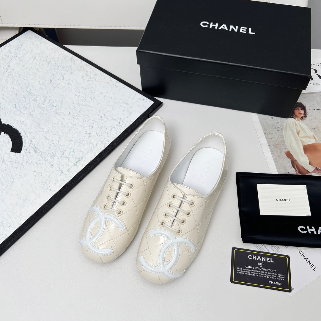 CHANEL 25S DANCE SHOES WITH PRINTED LOGO IN WHITE CALFSKIN - 35