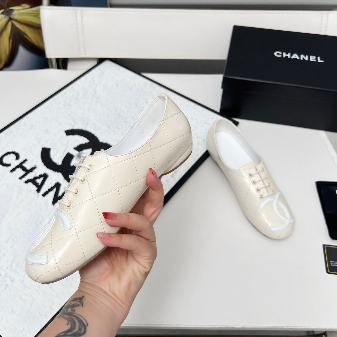 CHANEL 25S DANCE SHOES WITH PRINTED LOGO IN WHITE CALFSKIN - 35