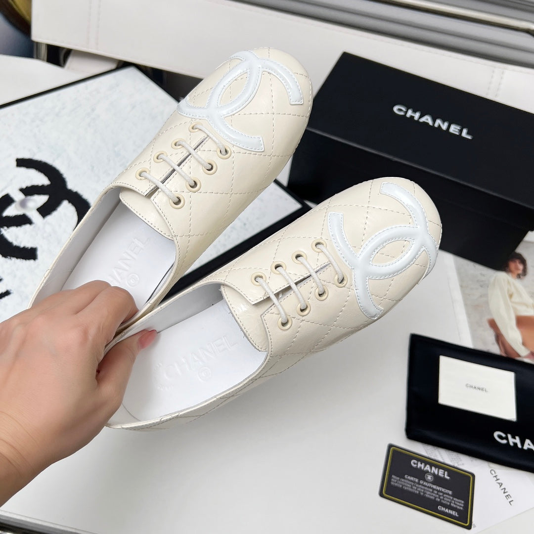 CHANEL 25S DANCE SHOES WITH PRINTED LOGO IN WHITE CALFSKIN - 35