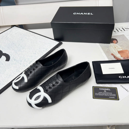 CHANEL 25S ТУФЛІ ДЛЯ ТАНЦІВ З НАДРУКОВАНИМ ЛОГОТИПОМ З ЧОРНОЇ ТЕЛЯЧОЇ ШКІРИ - 35