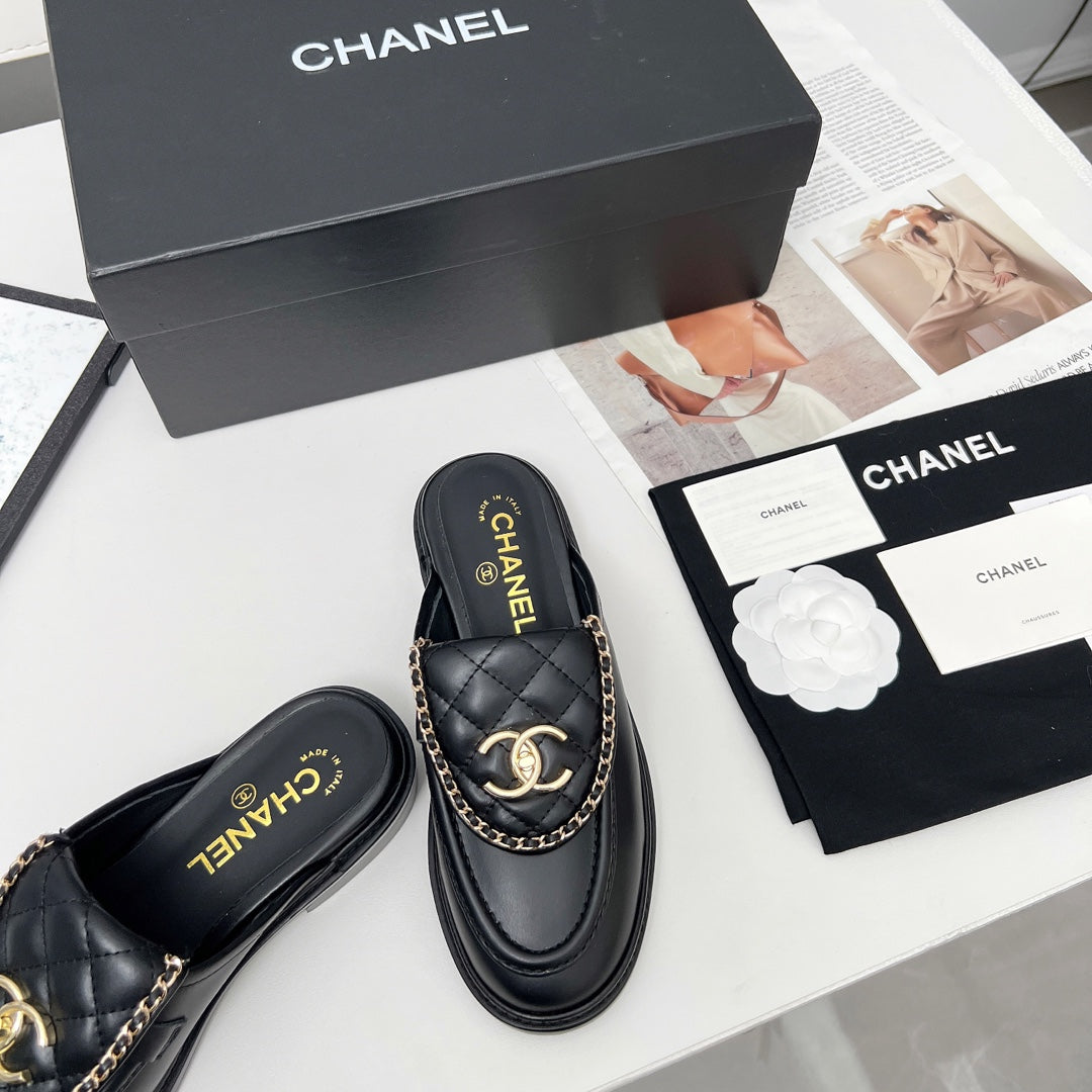 CHANEL 25S MULES WITH CHAIN DETAIL IN BLACK CALFSKIN GOLD HARDWRE - 35