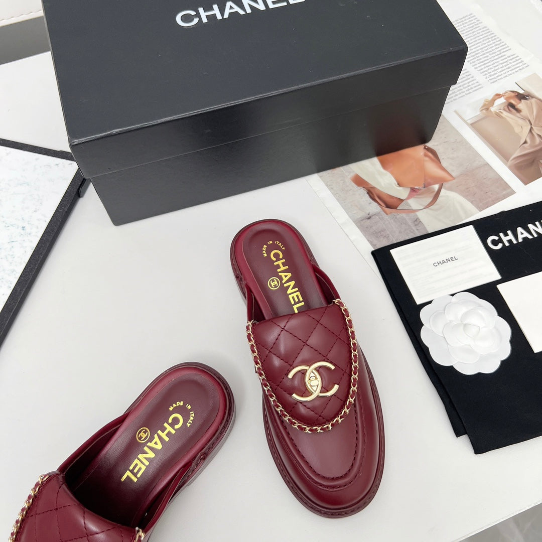 CHANEL 25S MULES WITH CHAIN DETAIL IN BURGUNDY CALFSKIN GOLD HARDWRE - 35