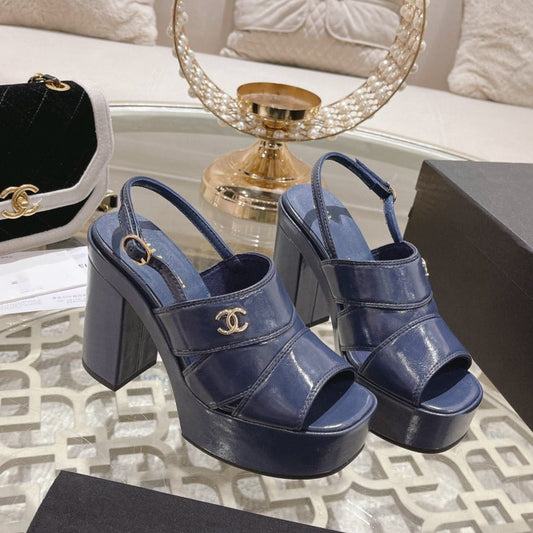 sandals blue patent crumpled lambskin - 35