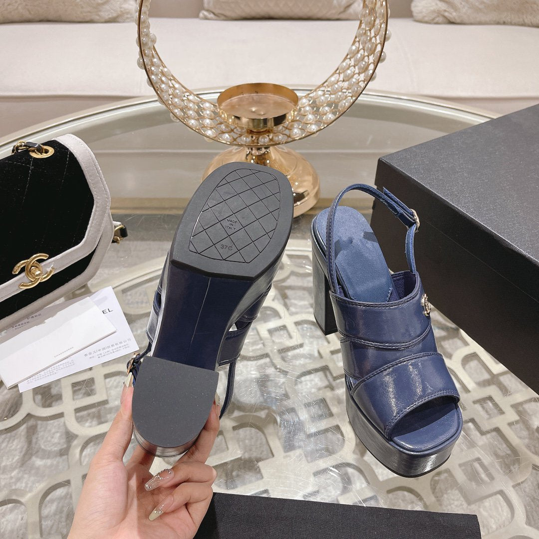 sandals blue patent crumpled lambskin - 35