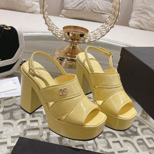 sandals yellow patent crumpled lambskin - 35