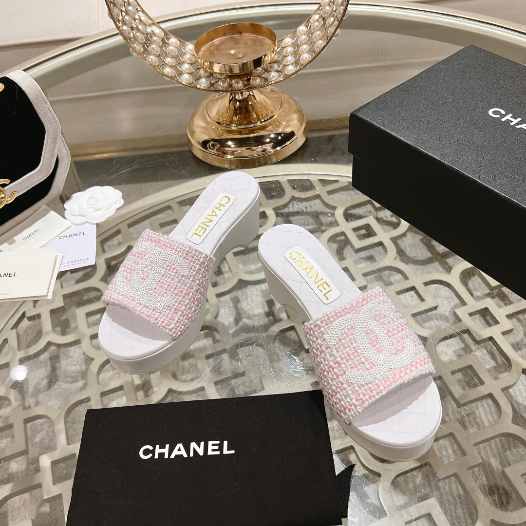 WEDGE PLATFORM IN LIGHT PINK FABRIC WITH WHITE LOGO - 34