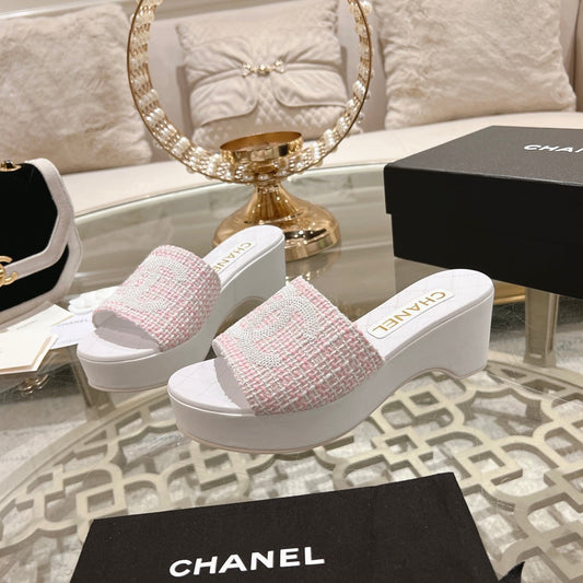 WEDGE PLATFORM IN LIGHT PINK FABRIC WITH WHITE LOGO - 34
