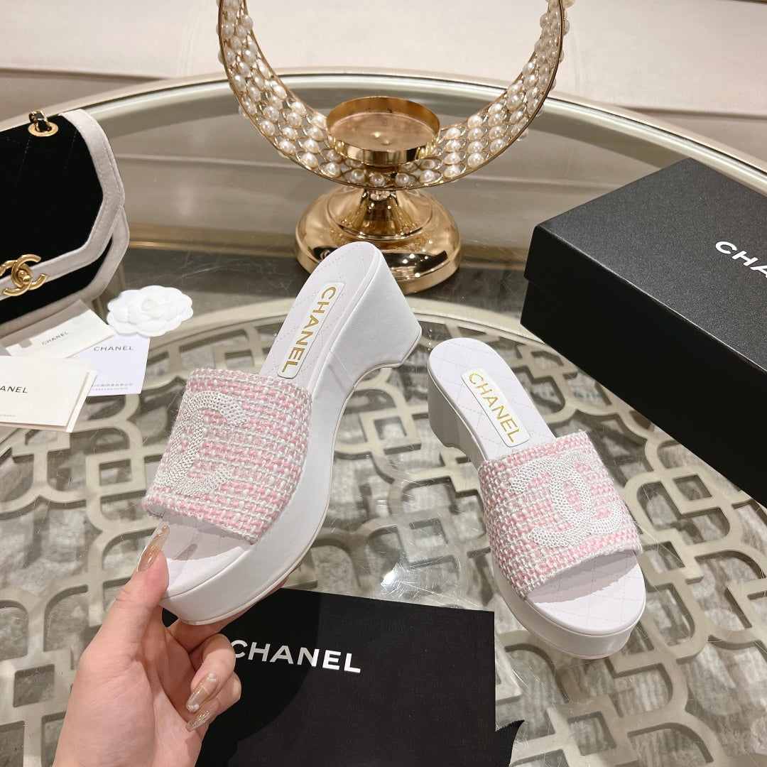 WEDGE PLATFORM IN LIGHT PINK FABRIC WITH WHITE LOGO - 34