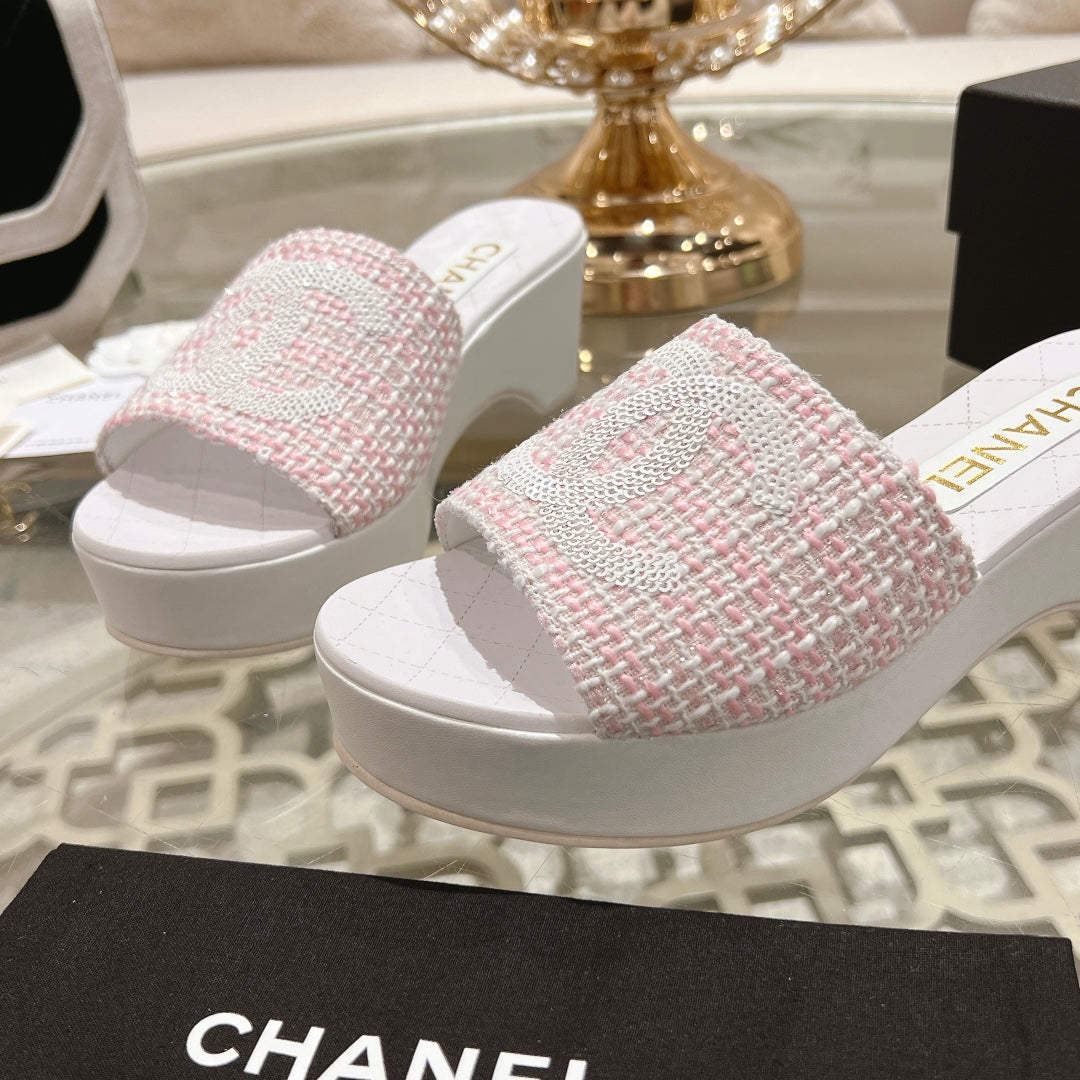 WEDGE PLATFORM IN LIGHT PINK FABRIC WITH WHITE LOGO - 34