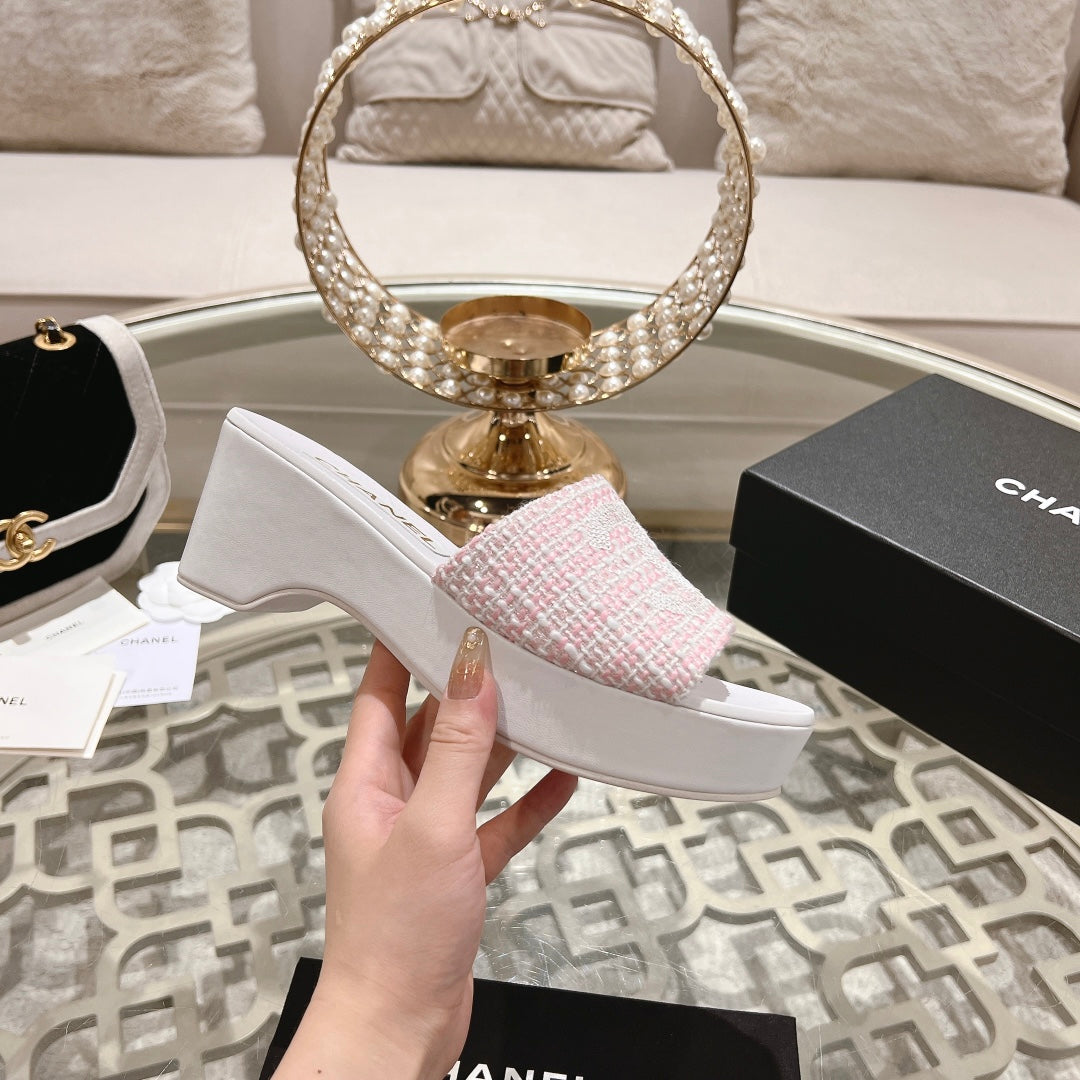 WEDGE PLATFORM IN LIGHT PINK FABRIC WITH WHITE LOGO - 34