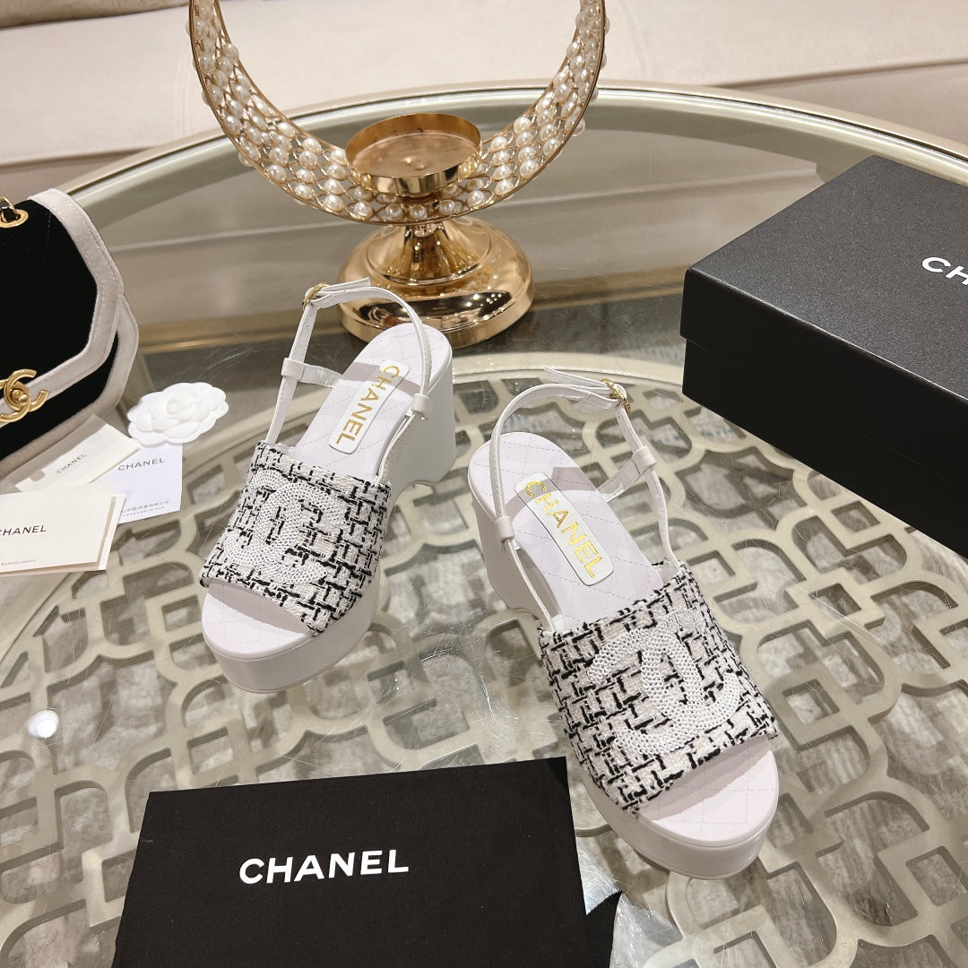 WEDGE SANDALS IN BLACK MIX WHITE FABRIC WITH LOGO - 34