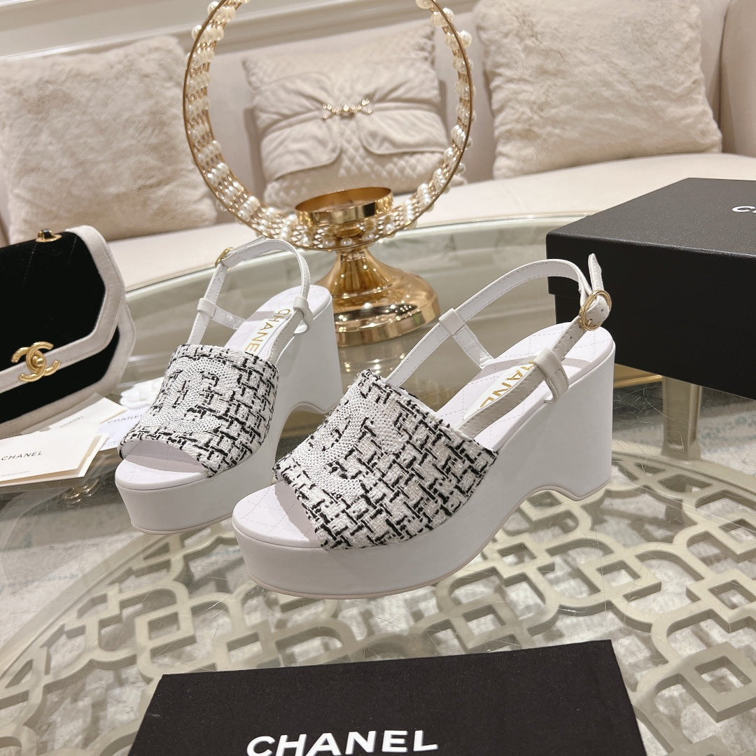 WEDGE SANDALS IN BLACK MIX WHITE FABRIC WITH LOGO - 34