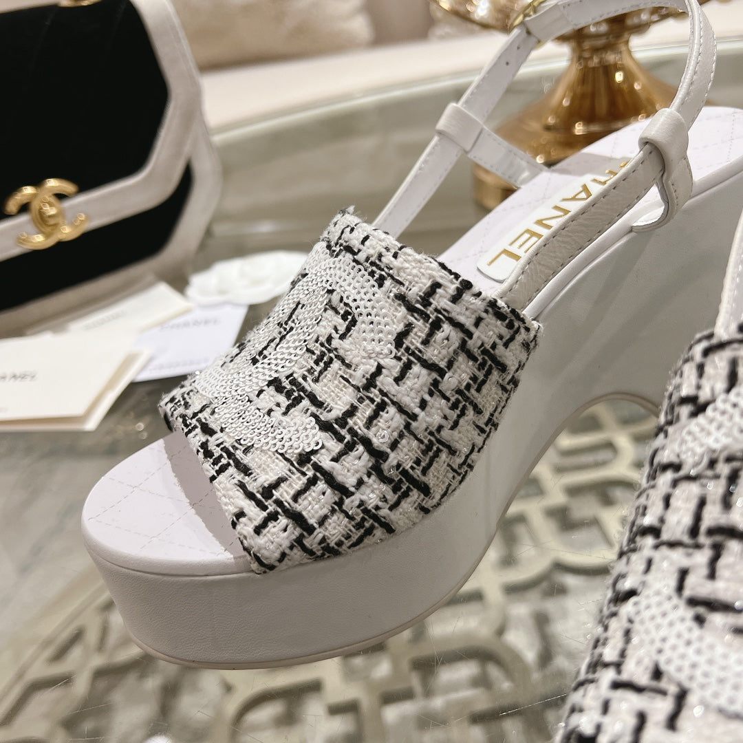 WEDGE SANDALS IN BLACK MIX WHITE FABRIC WITH LOGO - 34