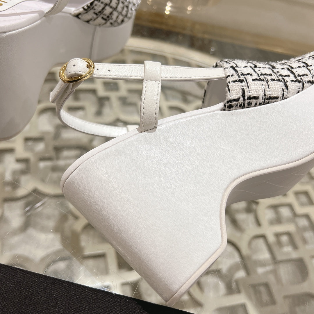 WEDGE SANDALS IN BLACK MIX WHITE FABRIC WITH LOGO - 34